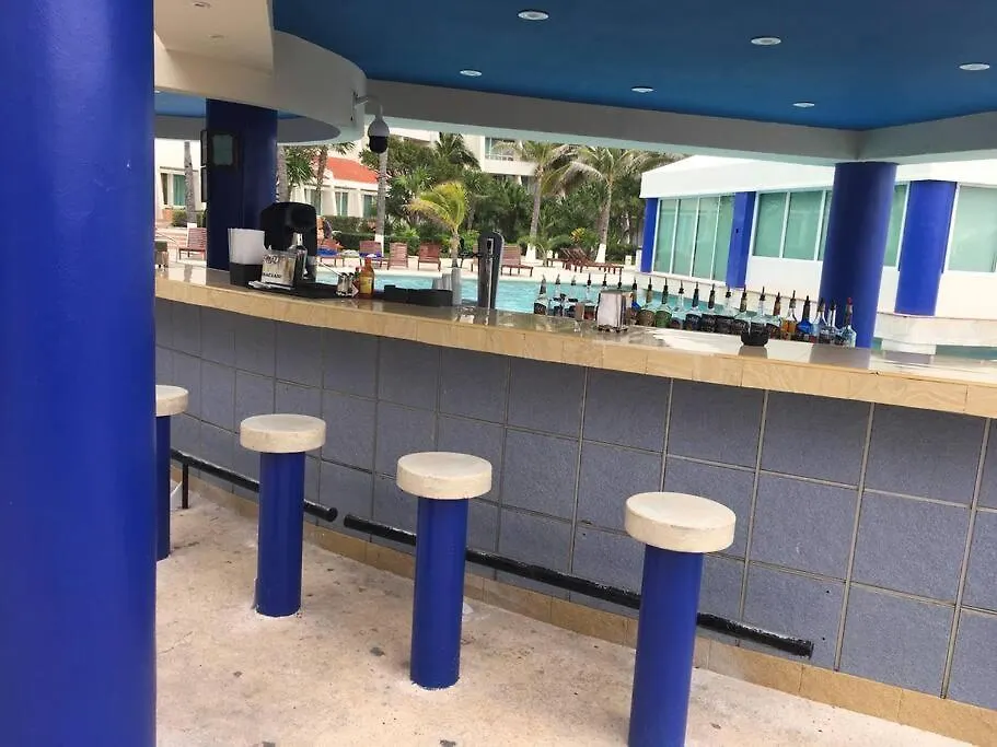 Solymar Studio #3507, Kilometro 18,7 Boulevard Kukulcan, Access To Cancun'S Best Beach
